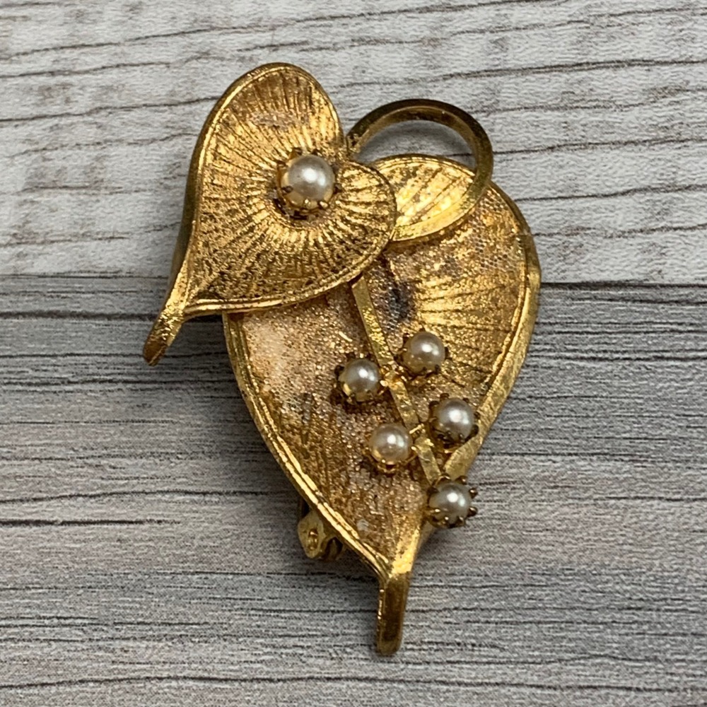 Vintage Gold Tone Double Leaf Brooch Faux Pearl Accents Textured Botanical Pin
